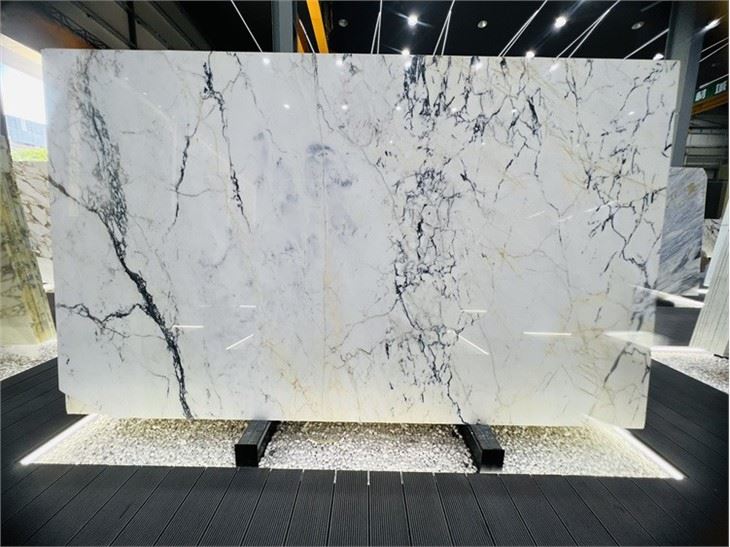 Calacatta Paonazzo white marble