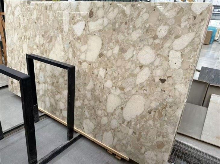 Kunis Breccia Marble walls