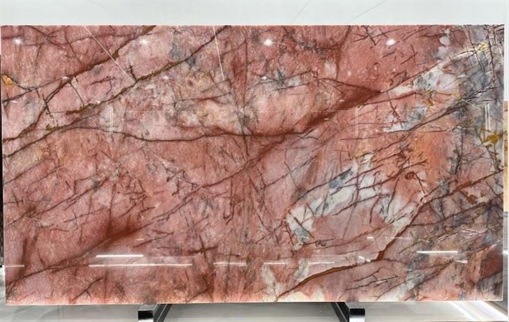 Cosmopolitan Quartzite Slab