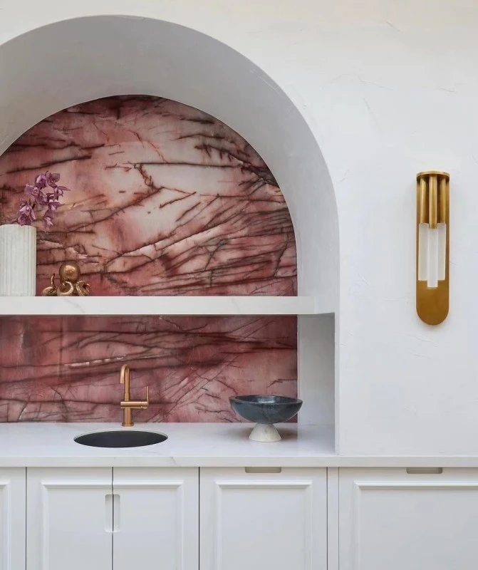 Cosmopolitan Quartzite Arch Wall